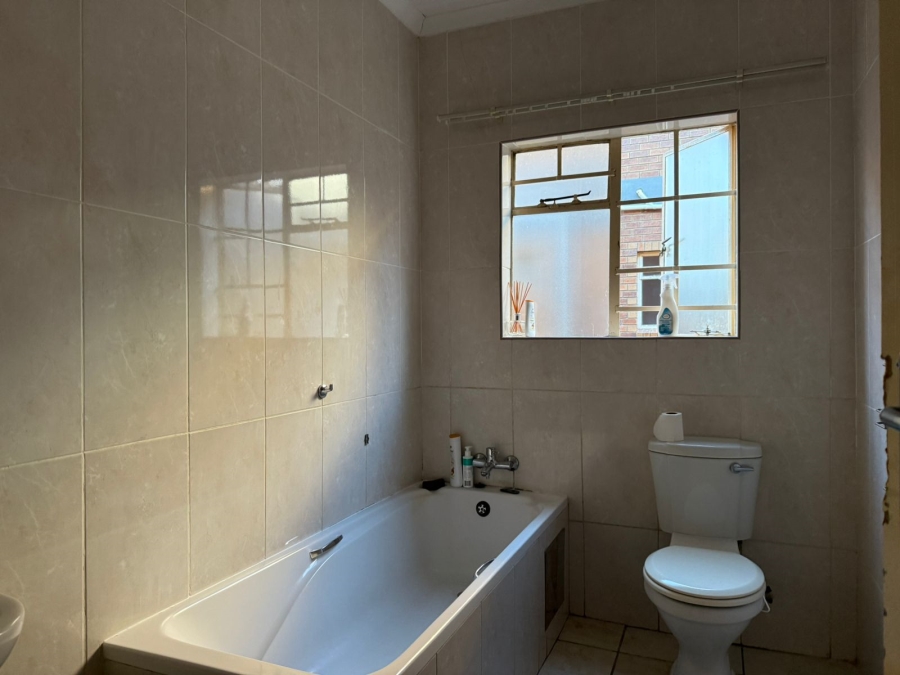 3 Bedroom Property for Sale in Waterval East North West